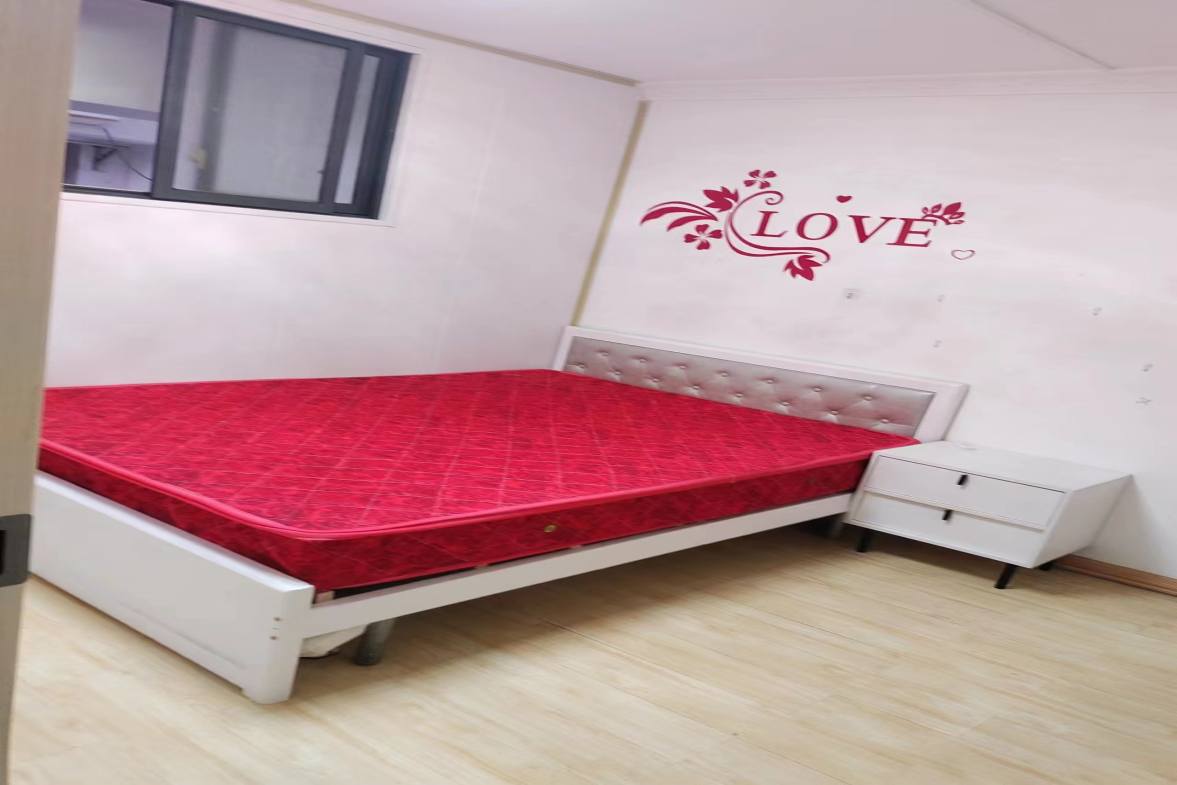 九圆大厦 2室1厅2卫 40.00万 九圆大厦 2室1厅2卫 40.00万客厅