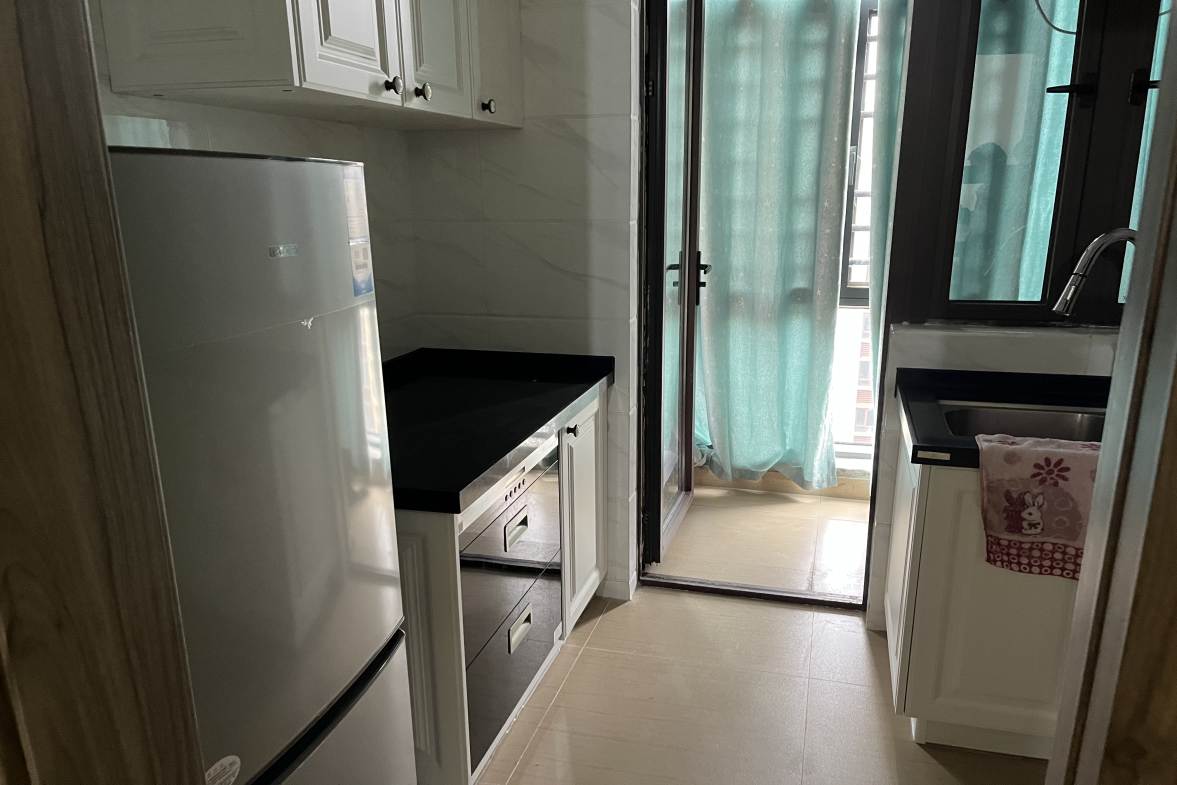 碧桂园豪园-二期 3室2厅2卫 2000.00元/月 碧桂园豪园-二期 3室2厅2卫 2000.00元/月室内图