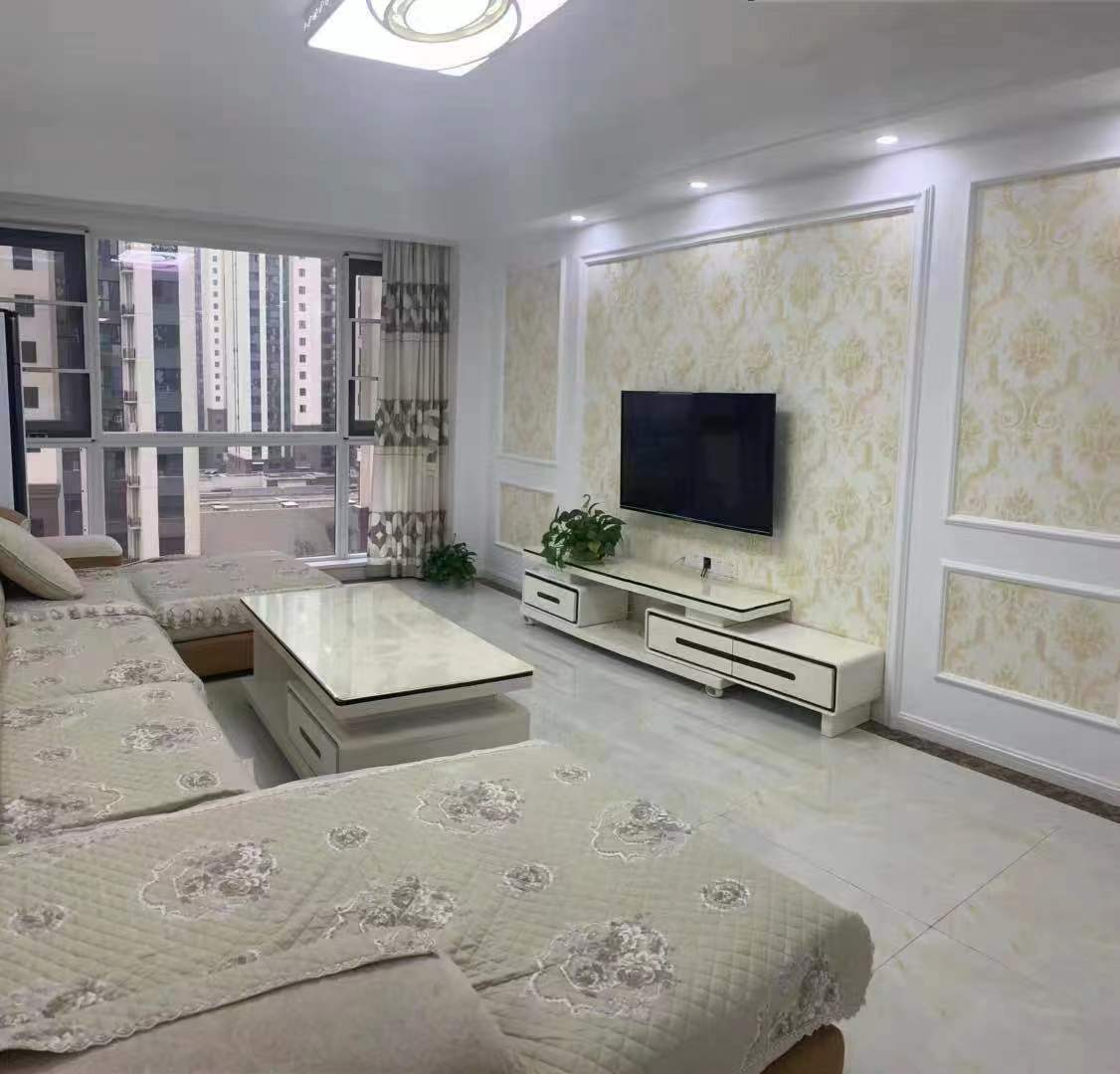 万达湖公馆  3室2厅2卫   2800.00元/月