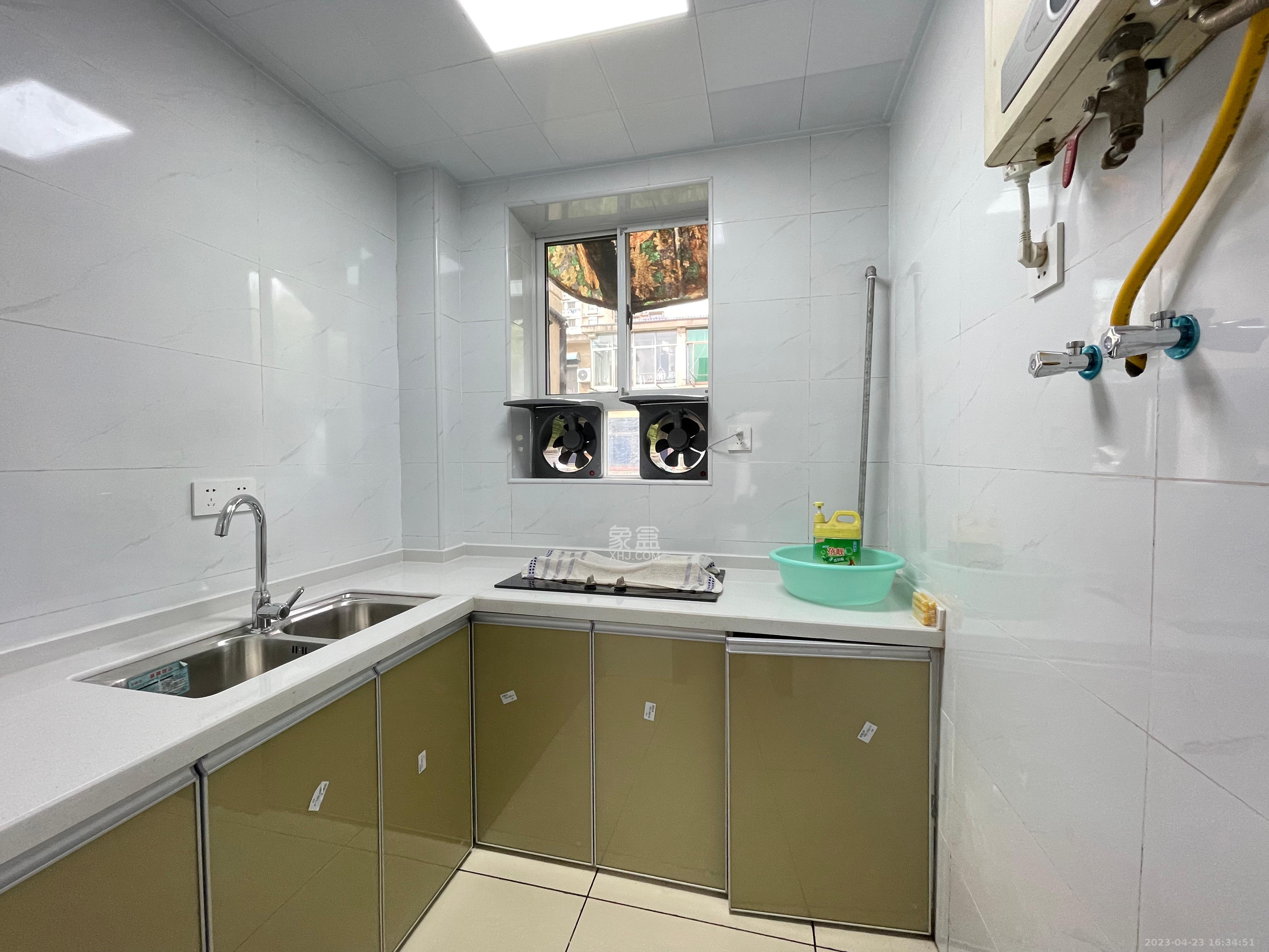 自来水设计公司宿舍 3室1厅1卫 2000.0元/月