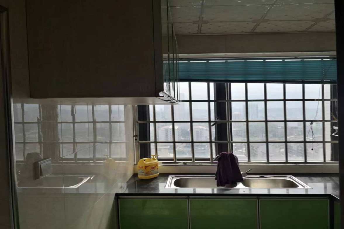 龙泰熙城  2室2厅2卫    23.0万客厅