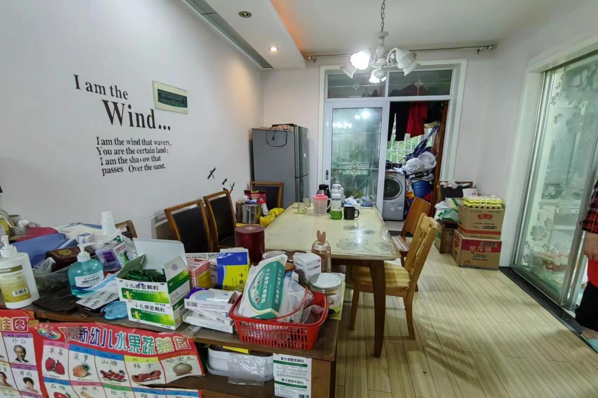 大汉巨龙家园 3室2厅2卫 70.00万 大汉巨龙家园 3室2厅2卫 70.00万客厅