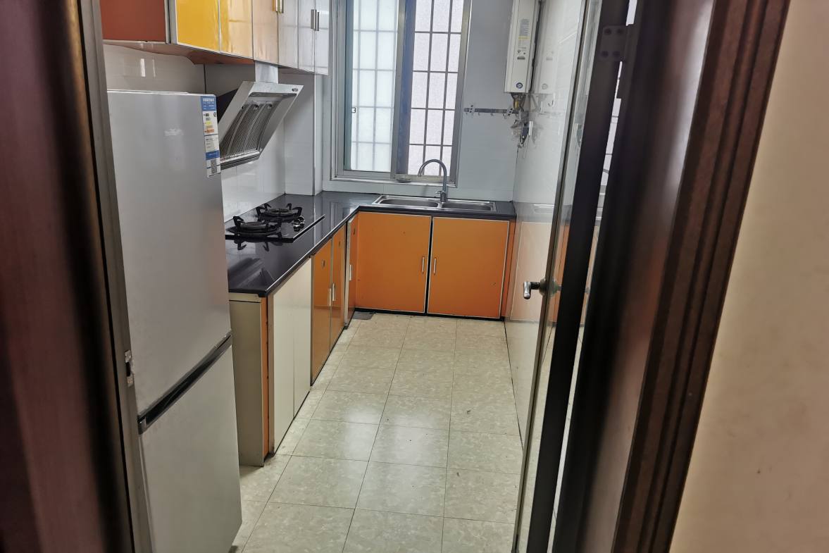 星海名都  3室1厅1卫    1500.0元/月室内图1