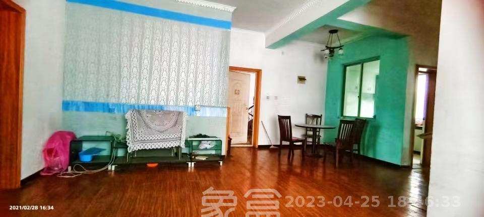 中南汽车世界  3室2厅2卫   1300.00元/月室内图