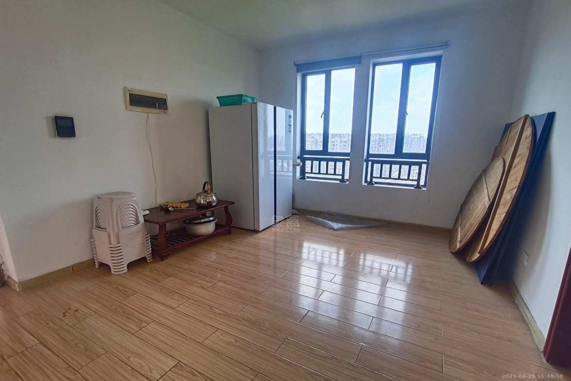 泰山公馆  3室2厅1卫   1800.00元/月室内图1