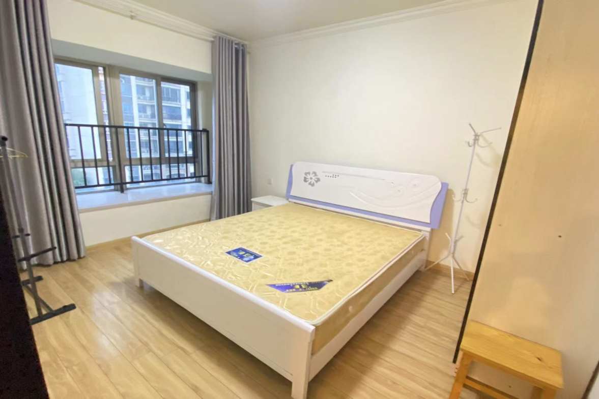 碧桂园  3室2厅1卫   1800.00元/月室内图
