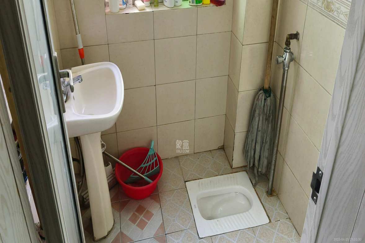 德邦新村  3室2厅2卫   2400.00元/月室内图