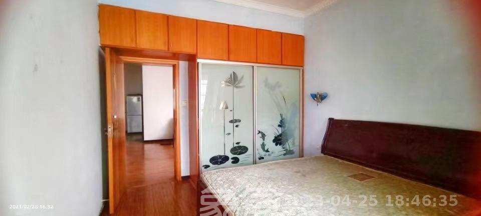 中南汽车世界  3室2厅2卫   1300.00元/月室内图