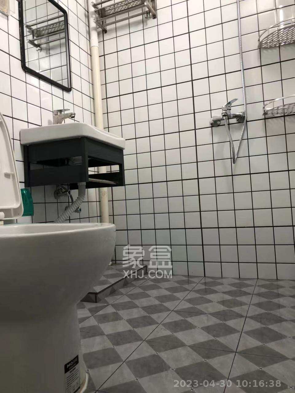 君临天厦  2室2厅2卫    2300.0元/月室内图