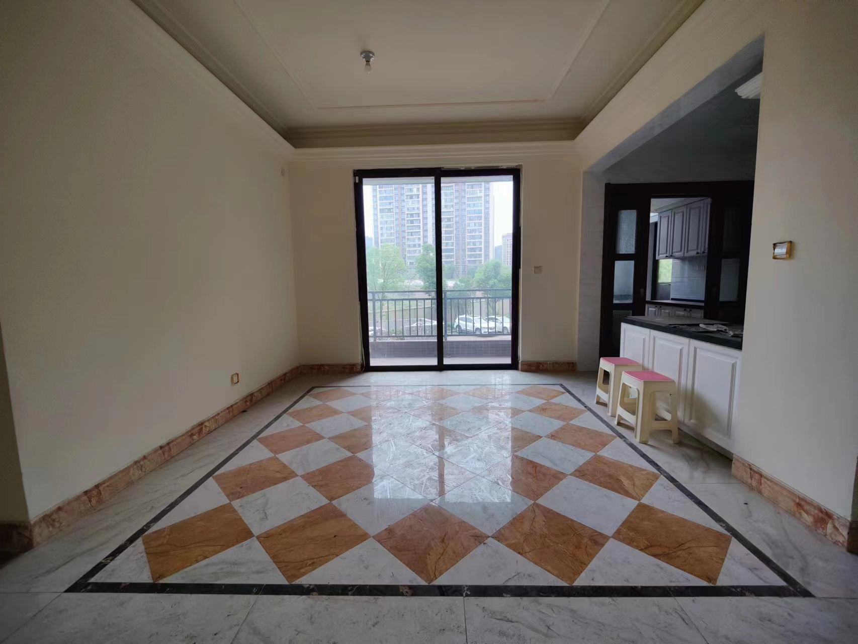 碧桂园豪园  6室2厅3卫    203.8万