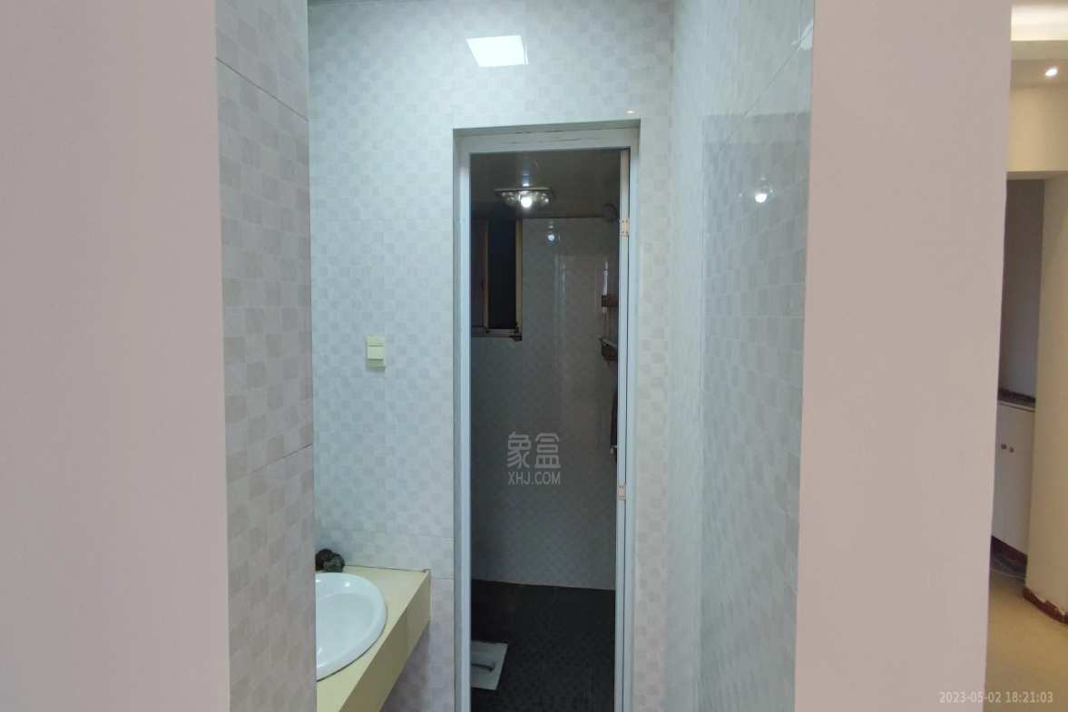 耀华大厦 4室2厅2卫 2400.0元/月 耀华大厦 4室2厅2卫 2400.0元/月室内图