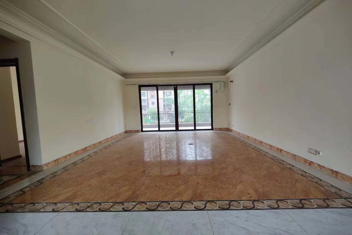 碧桂园豪园  6室2厅3卫    203.8万 碧桂园豪园  6室2厅3卫    203.8万室内图