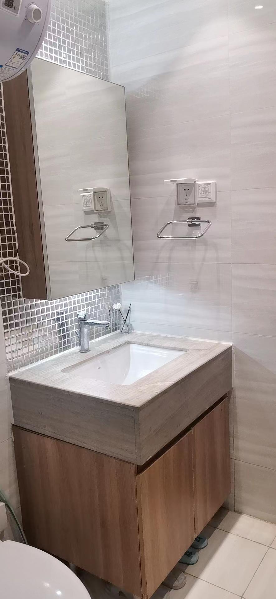 恒大华府 1室1厅1卫 1300.00元/月 恒大华府 1室1厅1卫 1300.00元/月室内图