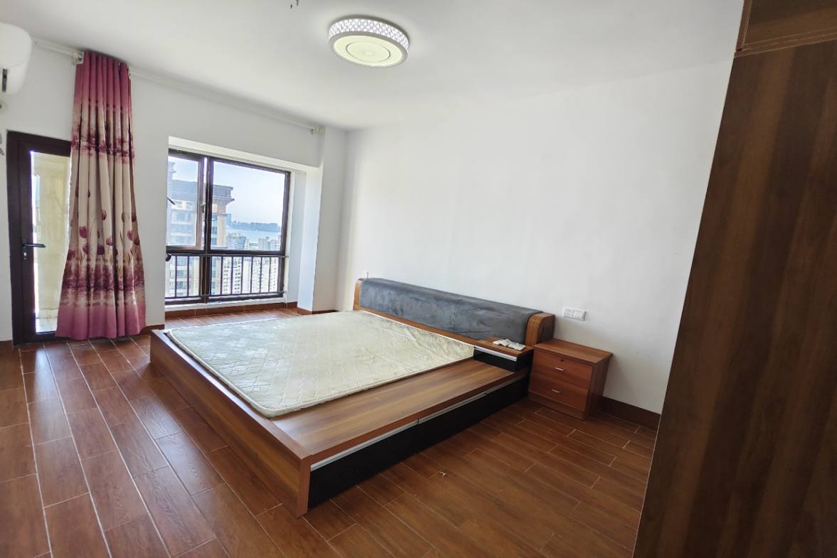 滨海豪庭  3室2厅2卫   266.00万室内图