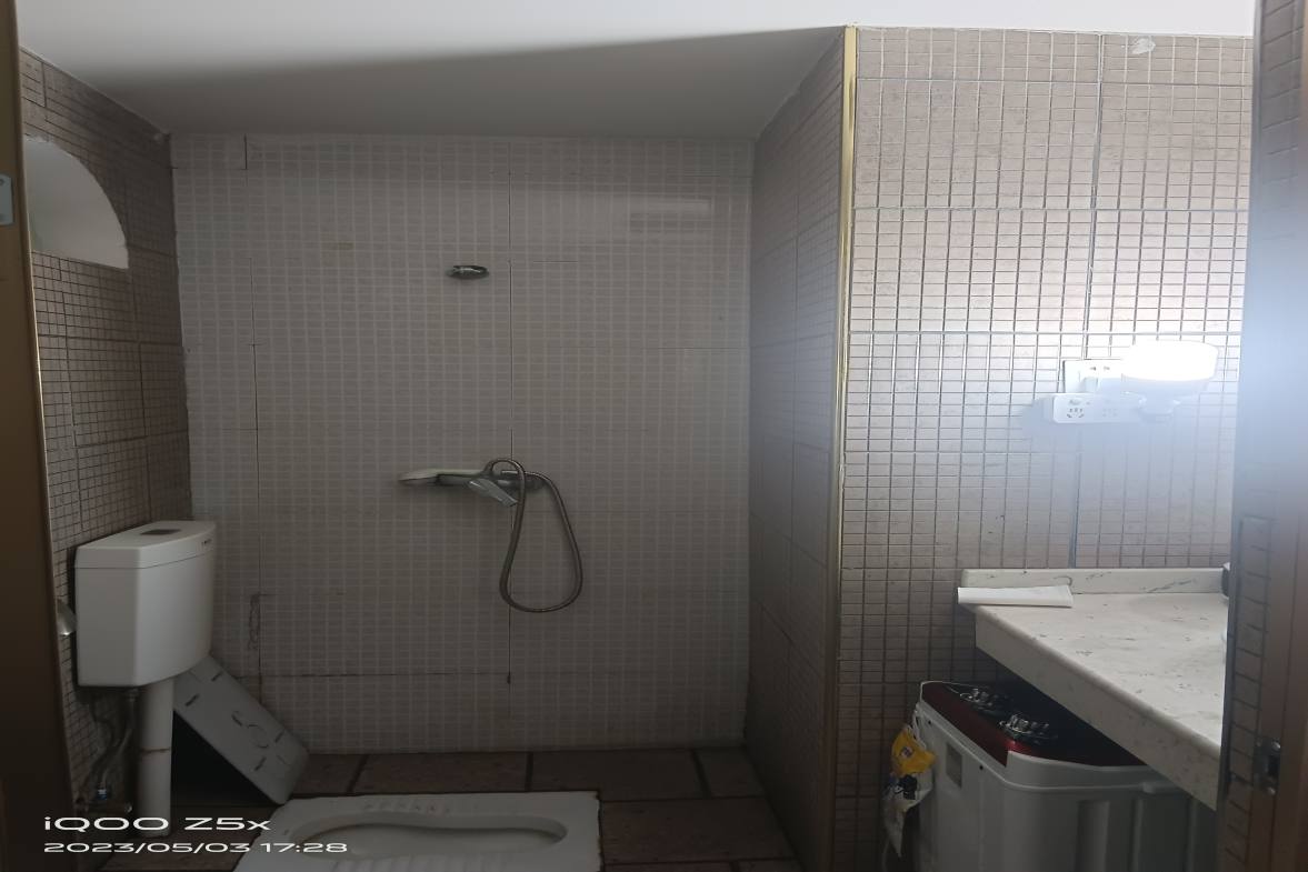 大汉精品城  1室1厅1卫   25.80万卫生间