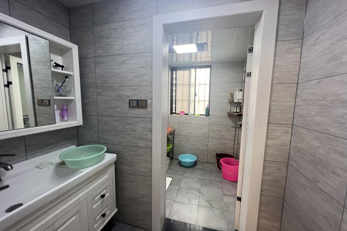 天邦.新龙苑  3室2厅2卫    2400.0元/月室内图