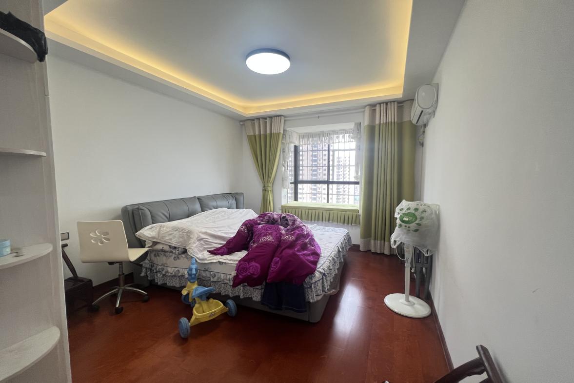 天邦.新龙苑  3室2厅2卫    2400.0元/月室内图