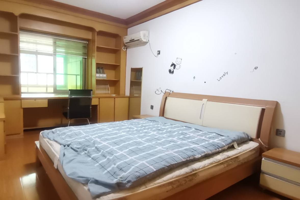 西湖一村  3室2厅1卫   1600.00元/月室内图