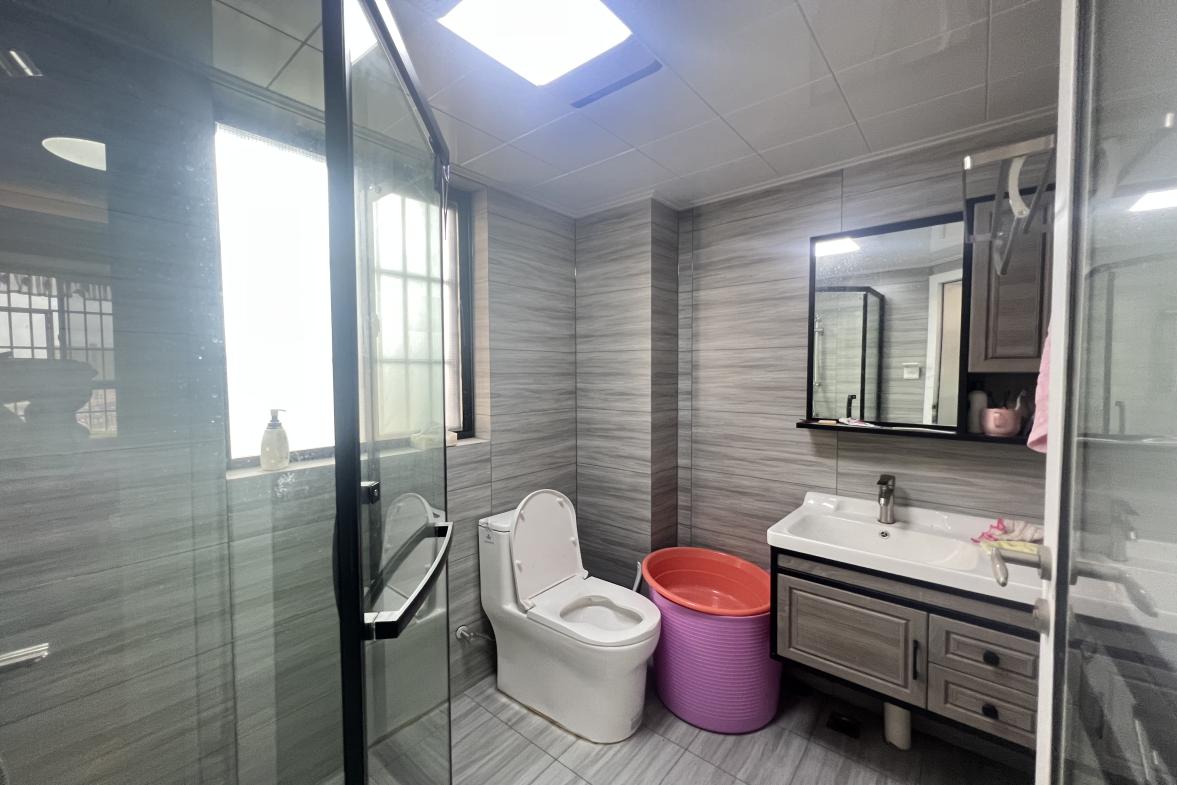 天邦.新龙苑  3室2厅2卫    2400.0元/月室内图