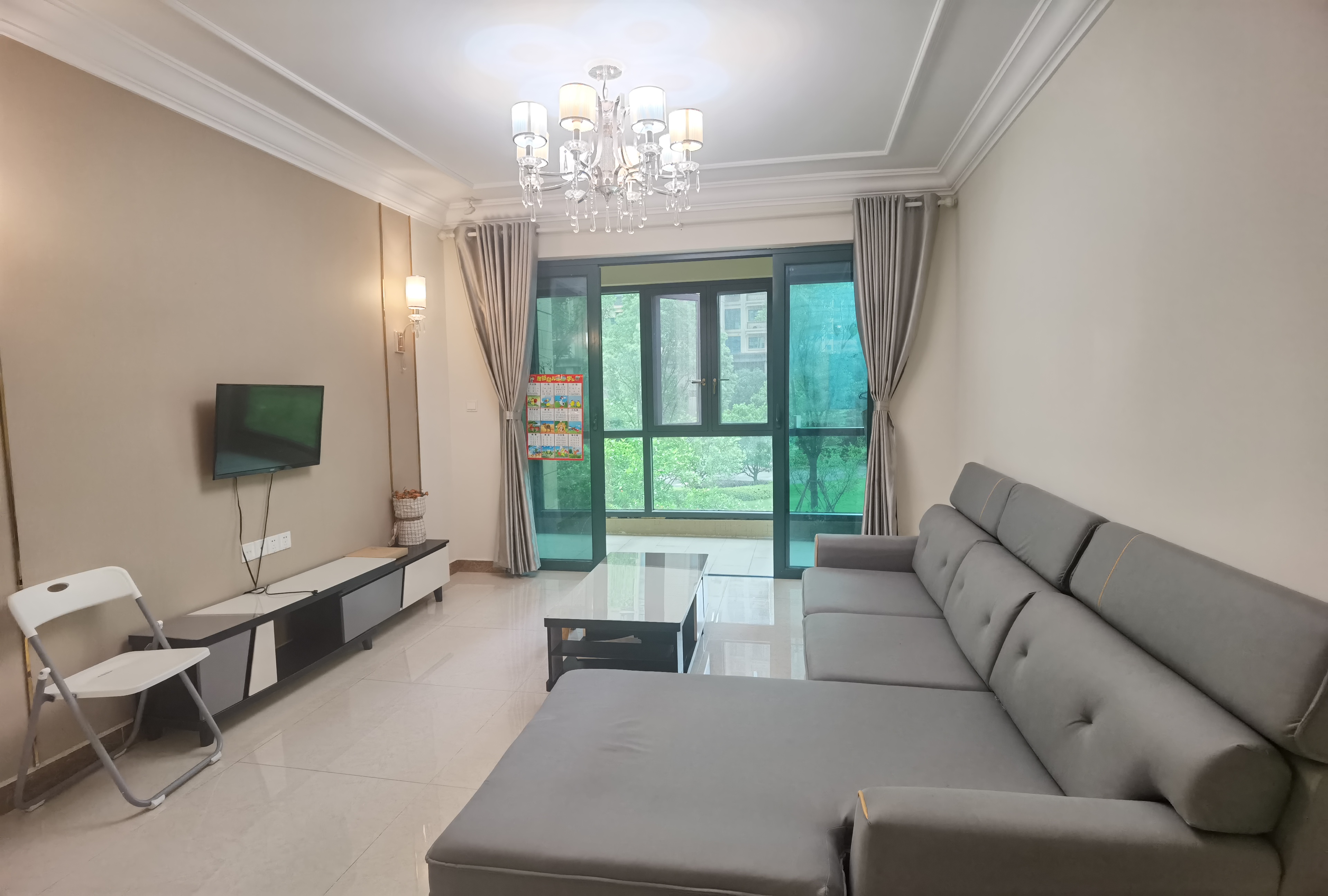 恒大绿洲 3室2厅1厨2卫 2200.00元/月