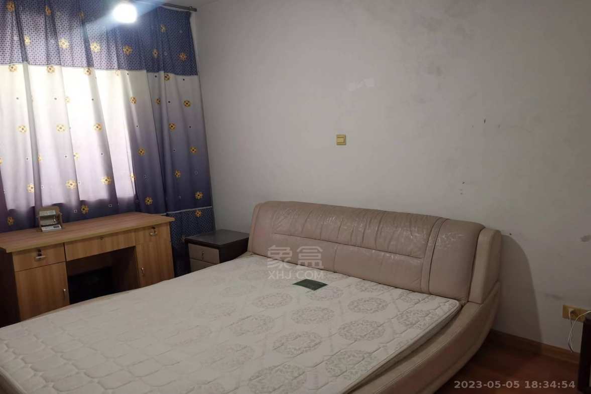 利江花园 6室3厅1卫 1800.0元/月 利江花园 6室3厅1卫 1800.0元/月室内图