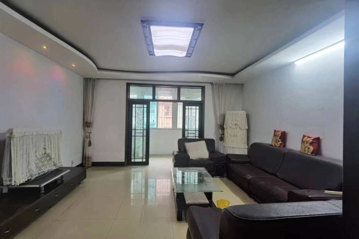 教师新村  3室2厅2卫   1400.00元/月室内图