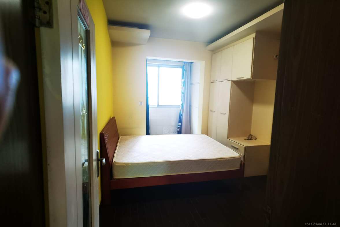 天泰小区 4室2厅2卫 1800.0元/月 天泰小区 4室2厅2卫 1800.0元/月室内图