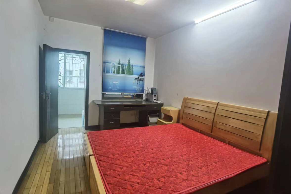 教师新村  3室2厅2卫   1400.00元/月室内图