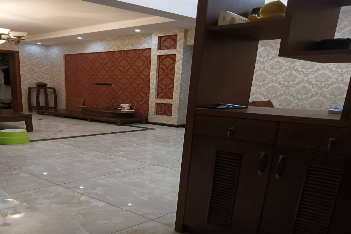 翰林苑 3室2厅2卫 88.00万 翰林苑 3室2厅2卫 88.00万客厅