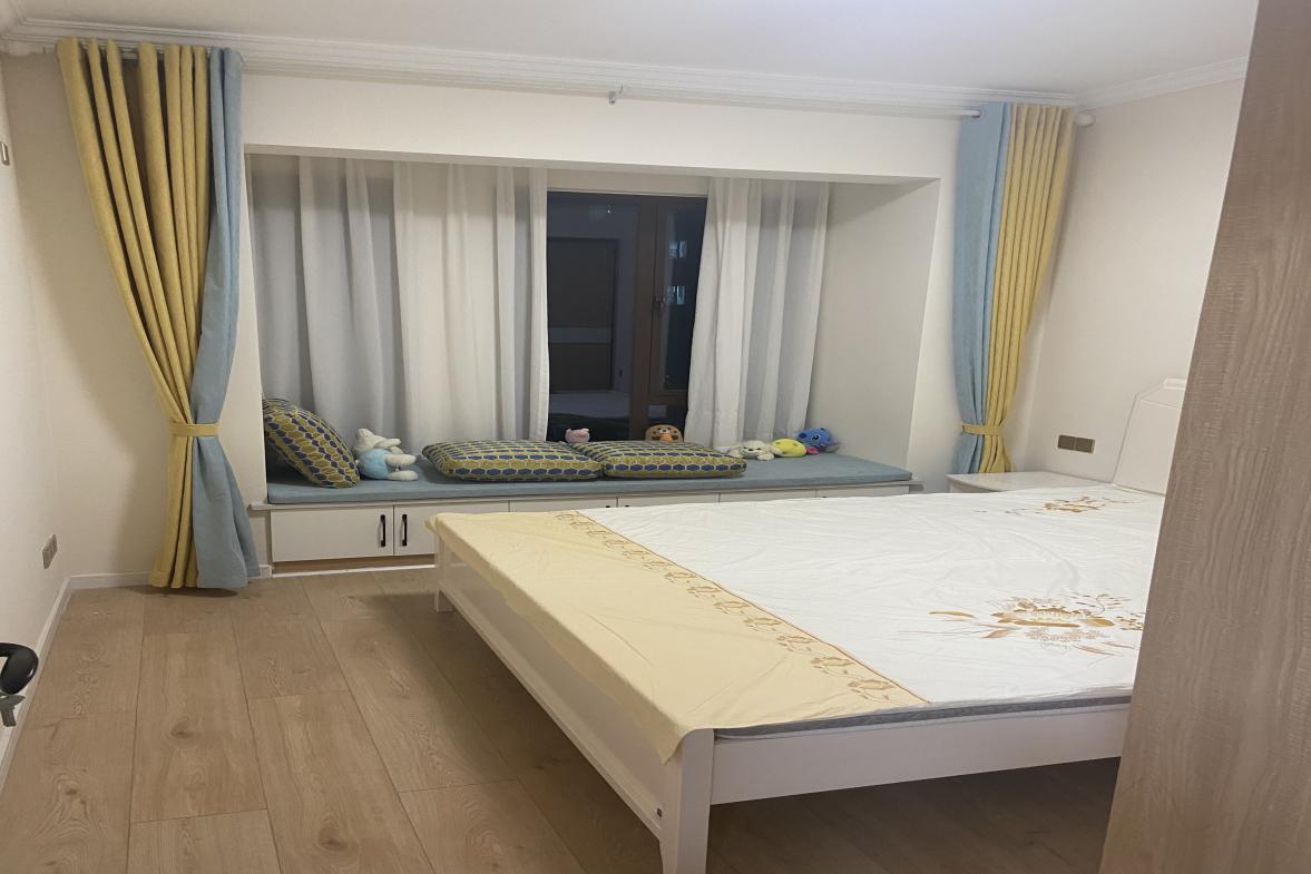 万象瑞城  2室2厅1卫    2000.0元/月室内图1