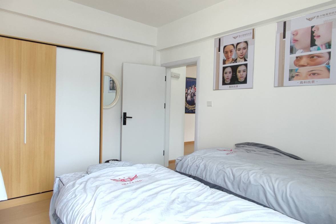 天伦国际 3室2厅2卫 2600.00元/月 天伦国际 3室2厅2卫 2600.00元/月室内图