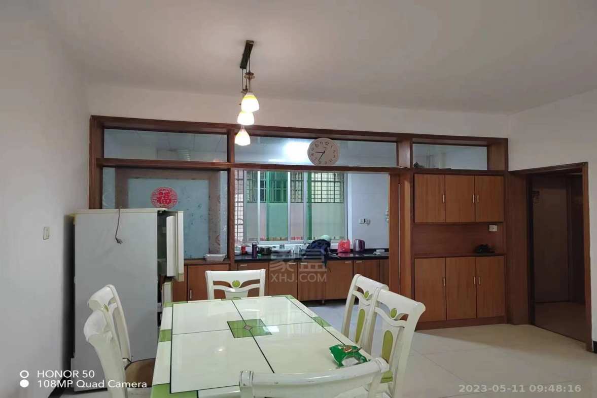 森宝大厦庆云山庄A10栋 4室2厅1卫 1600.0元/月 森宝大厦庆云山庄A10栋 4室2厅1卫 1600.0元/月室内图