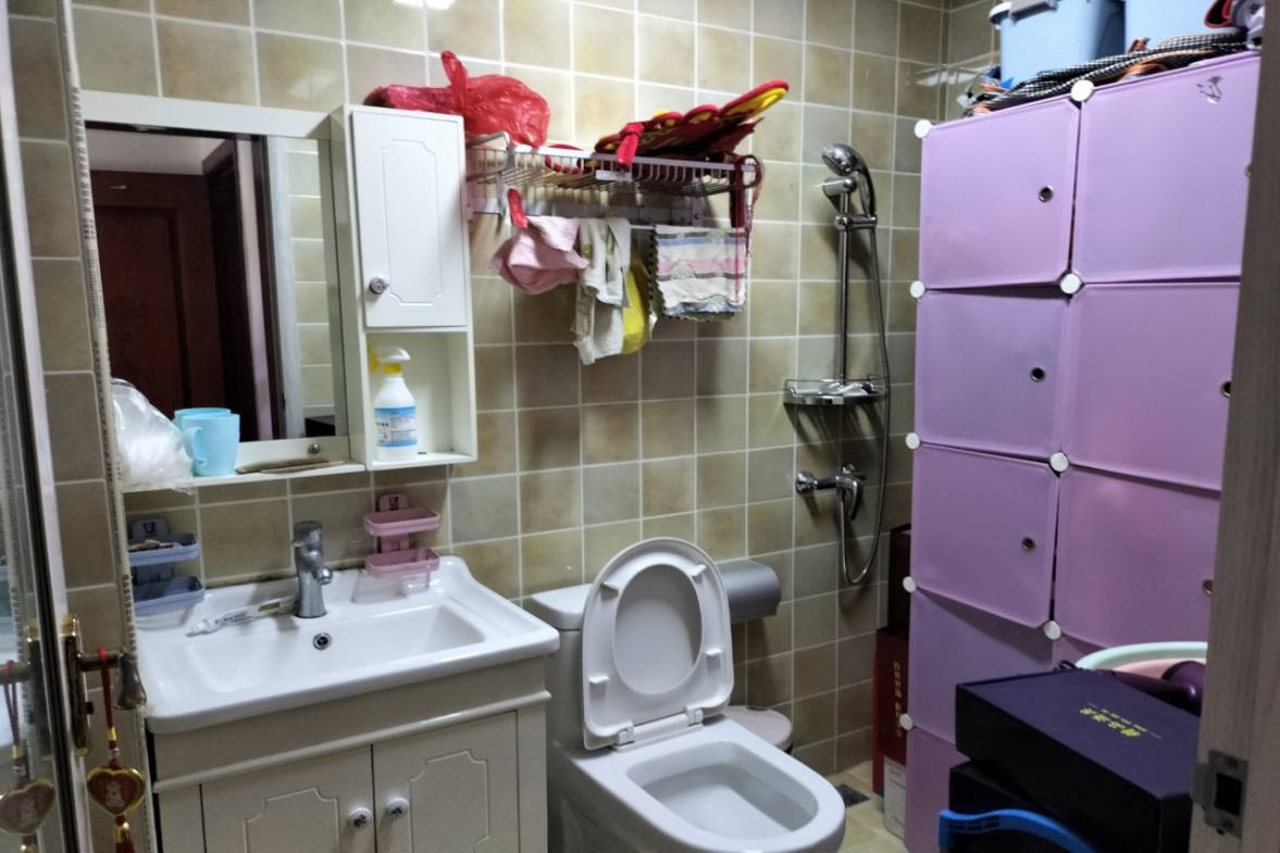 中医院家属楼 3室2厅2卫 68.80万 中医院家属楼 3室2厅2卫 68.80万室内图