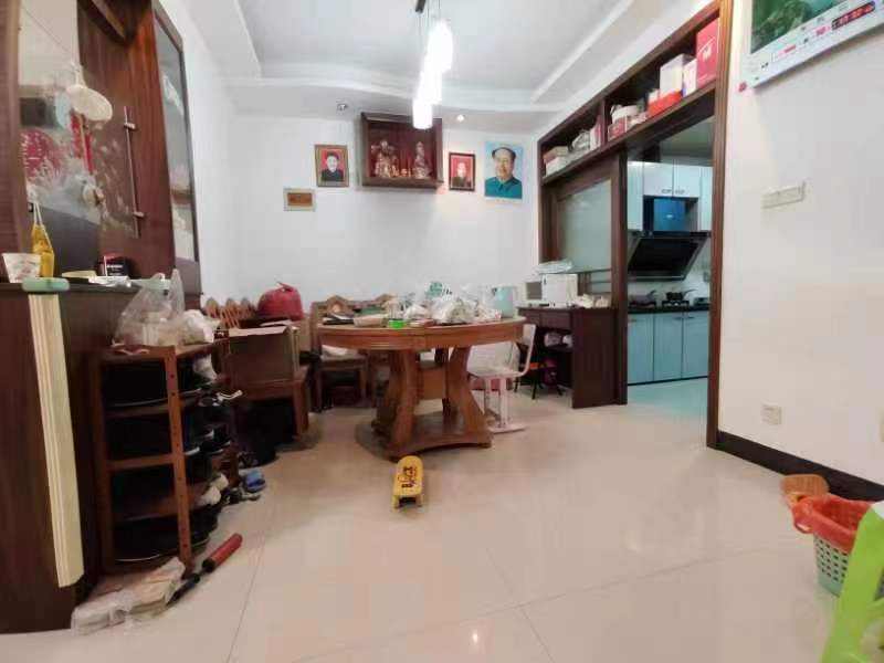 馨园小区 3室2厅2卫 85.00万 馨园小区 3室2厅2卫 85.00万客厅