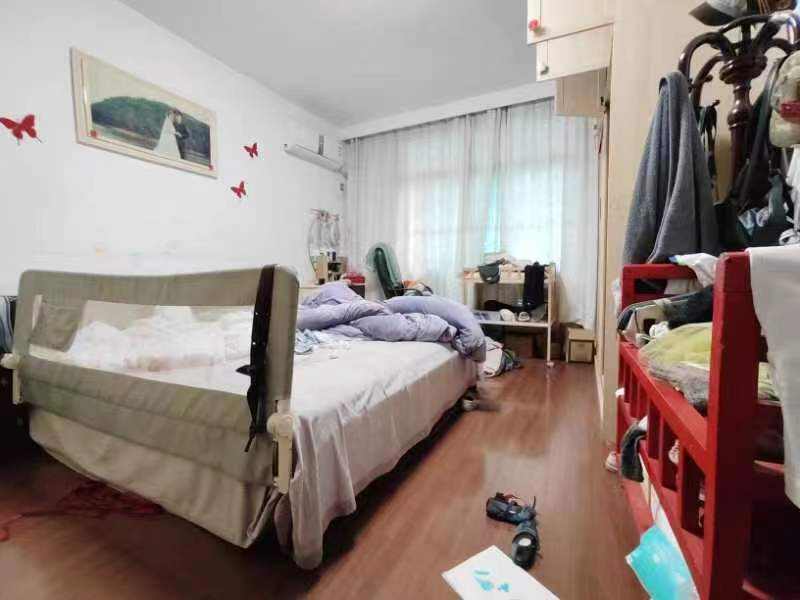 馨园小区 3室2厅2卫 85.00万 馨园小区 3室2厅2卫 85.00万卧室