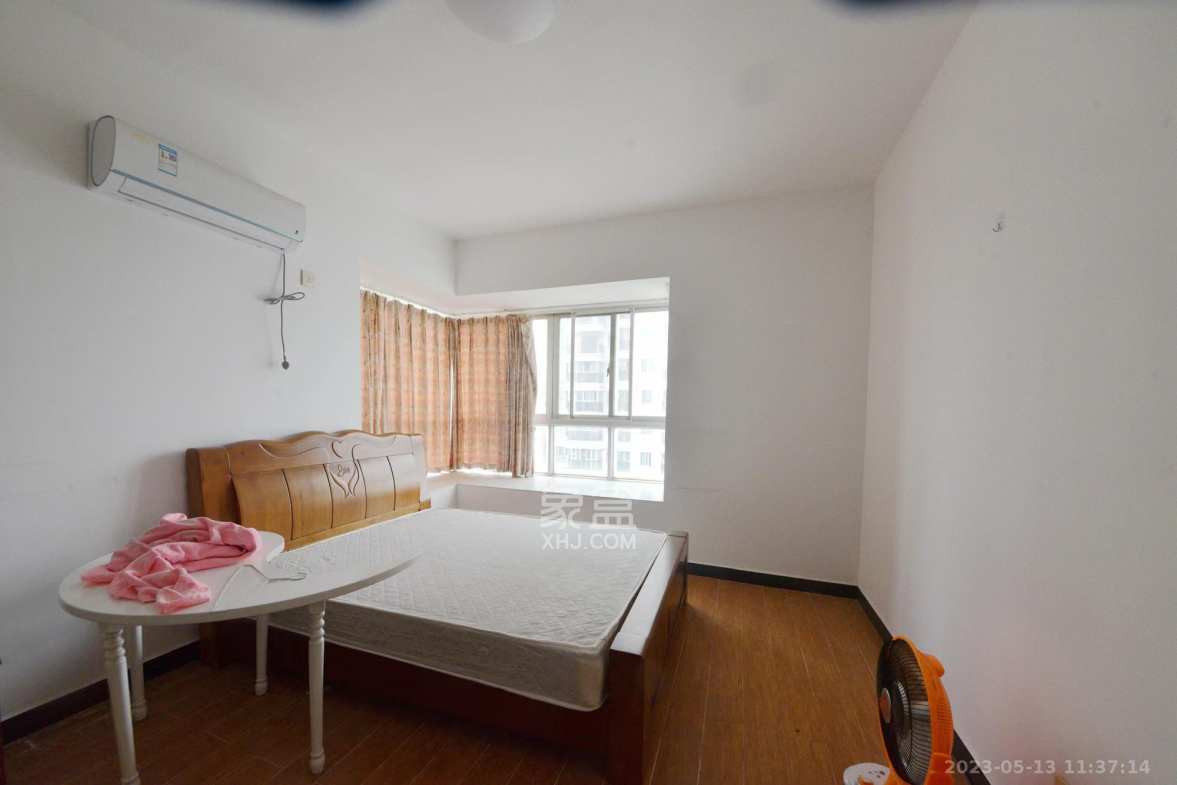 华雅花园  4室2厅3卫    12000.0元/月室内图