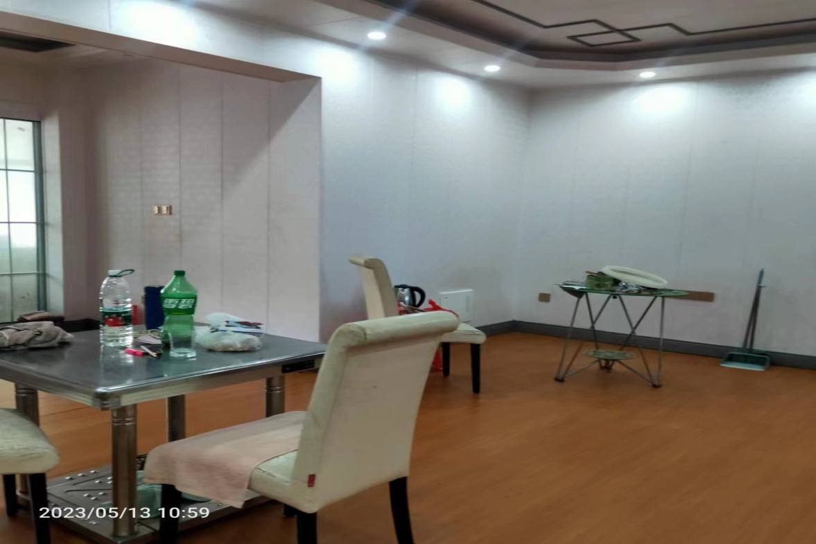 湘中农贸市场(湘怡花园) 4室2厅2卫 1600.0元/月 湘中农贸市场(湘怡花园) 4室2厅2卫 1600.0元/月室内图