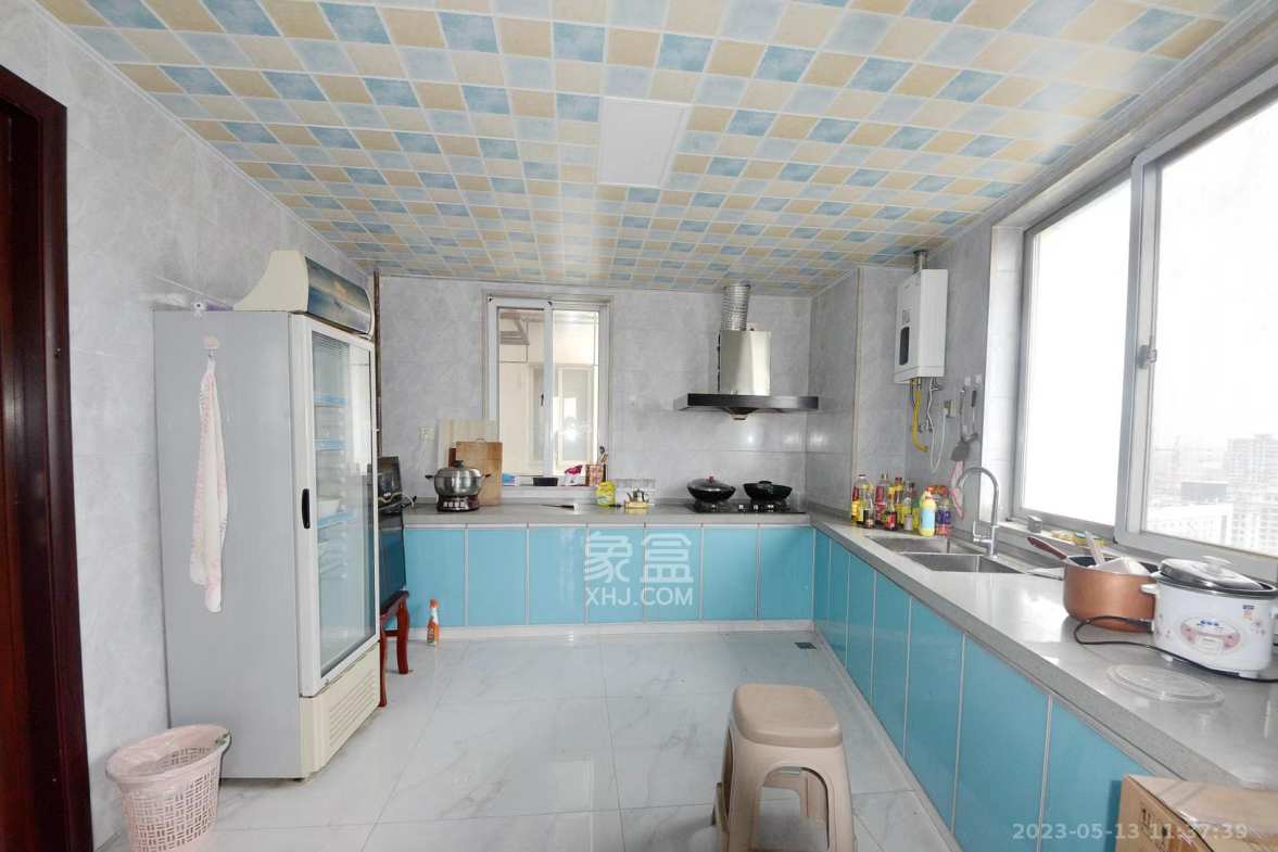 华雅花园  4室2厅3卫    12000.0元/月室内图