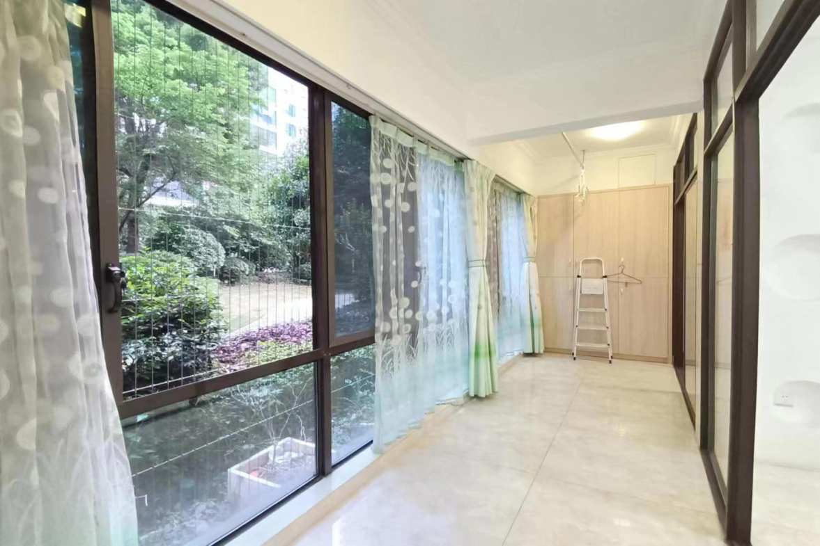 金河湾1881  3室2厅2卫    2500.0元/月室内图