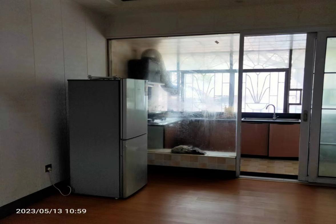 湘中农贸市场(湘怡花园) 4室2厅2卫 1600.0元/月 湘中农贸市场(湘怡花园) 4室2厅2卫 1600.0元/月室内图