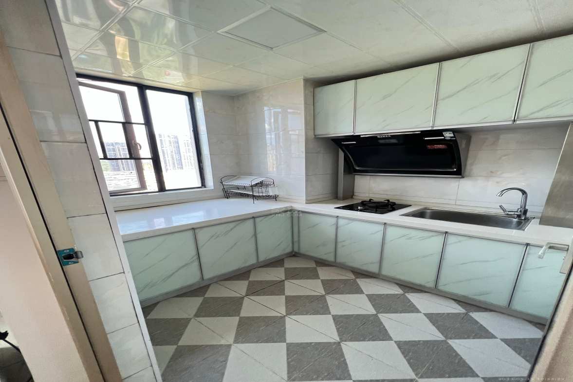 白金汉宫  1室1厅1卫    1500.0元/月室内图