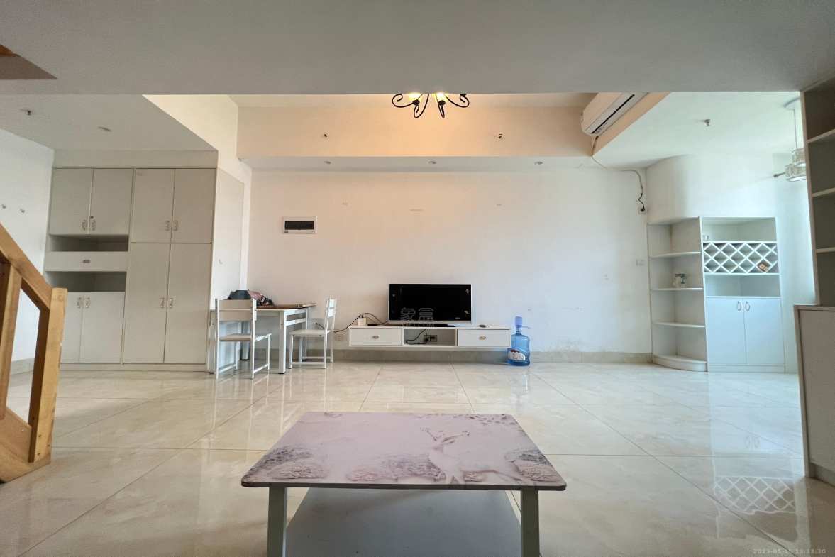 白金汉宫  1室1厅1卫    1500.0元/月小区图