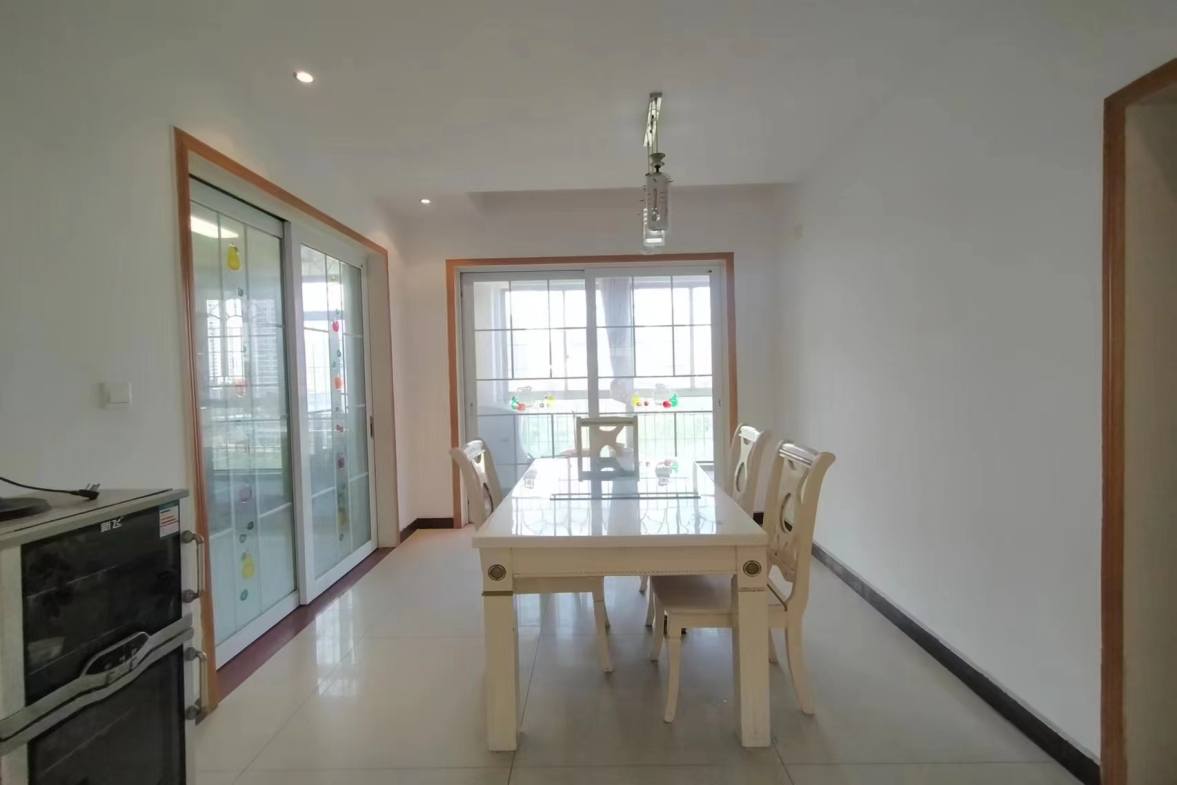 老市疾控中心与老区法院宿舍(组合盘) 5室2厅2卫 100.00万 老市疾控中心与老区法院宿舍(组合盘) 5室2厅2卫 100.00万室内图