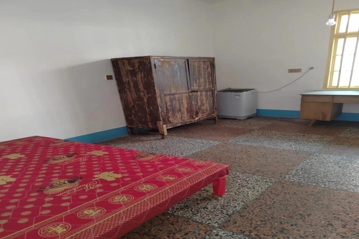 涟钢散盘  4室4厅4卫    450.0元/月室内图1