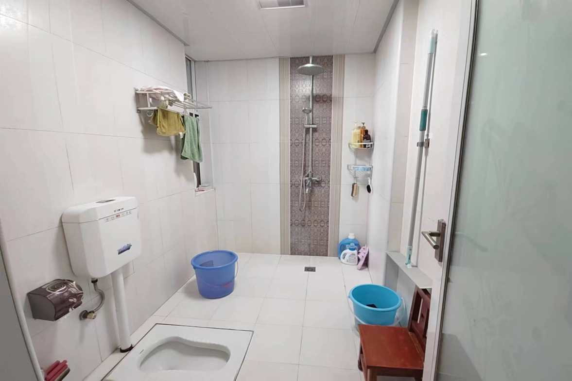 冠都现代城（冠都幸福彼岸）  3室2厅2卫   70.00万室内图