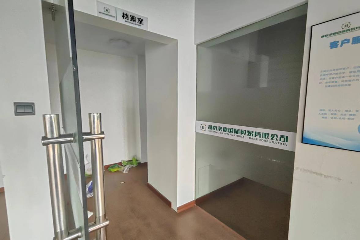 湘运大厦  4室3厅1卫    5400.0元/月室内图