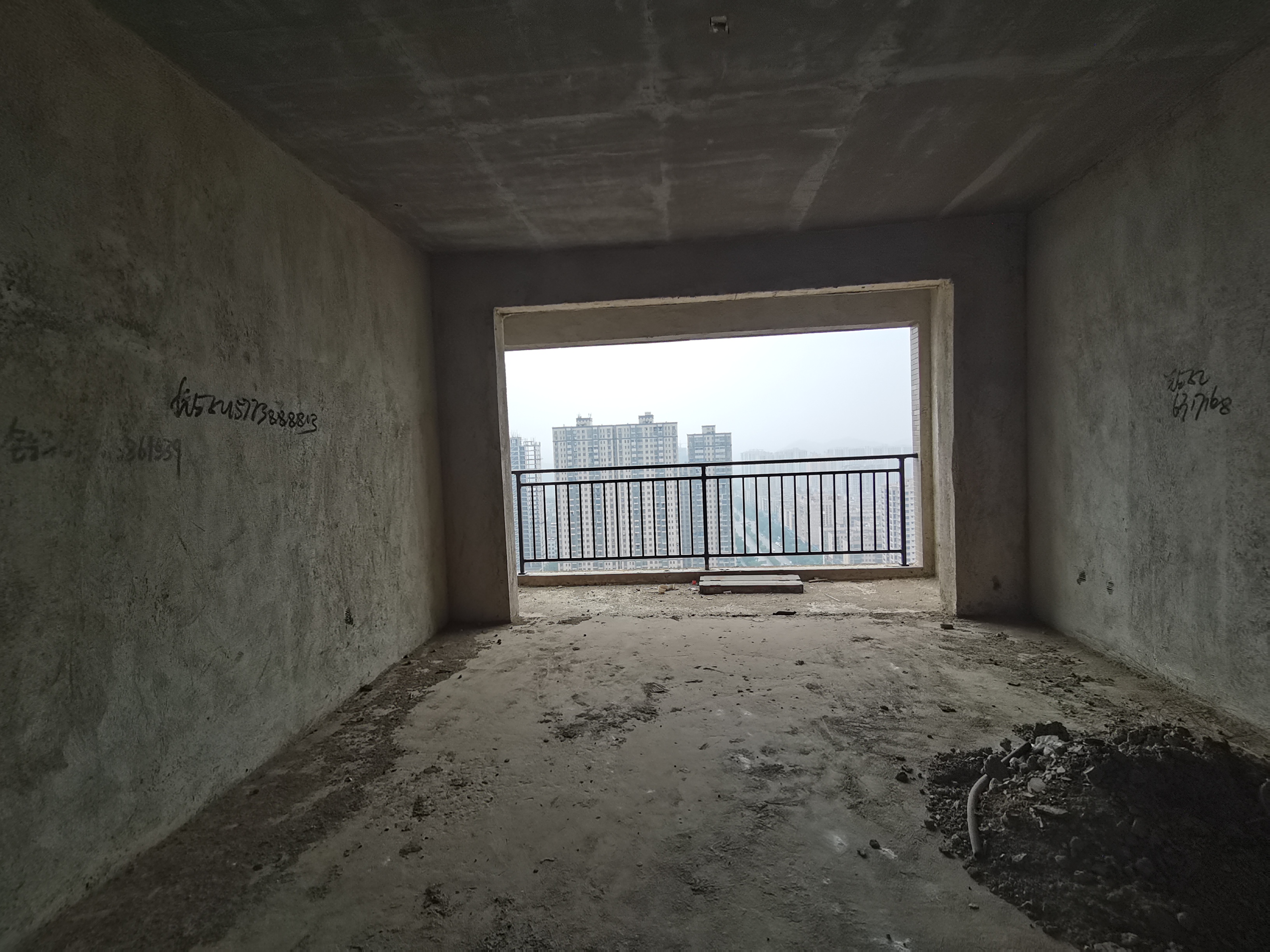 城南映像  3室2厅2卫   66.80万