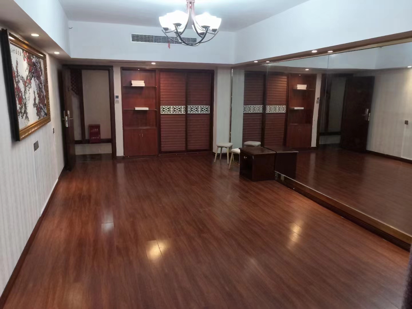 财智公馆大厦（瑞士国际酒店）  1室1厅1卫   3800.00元/月