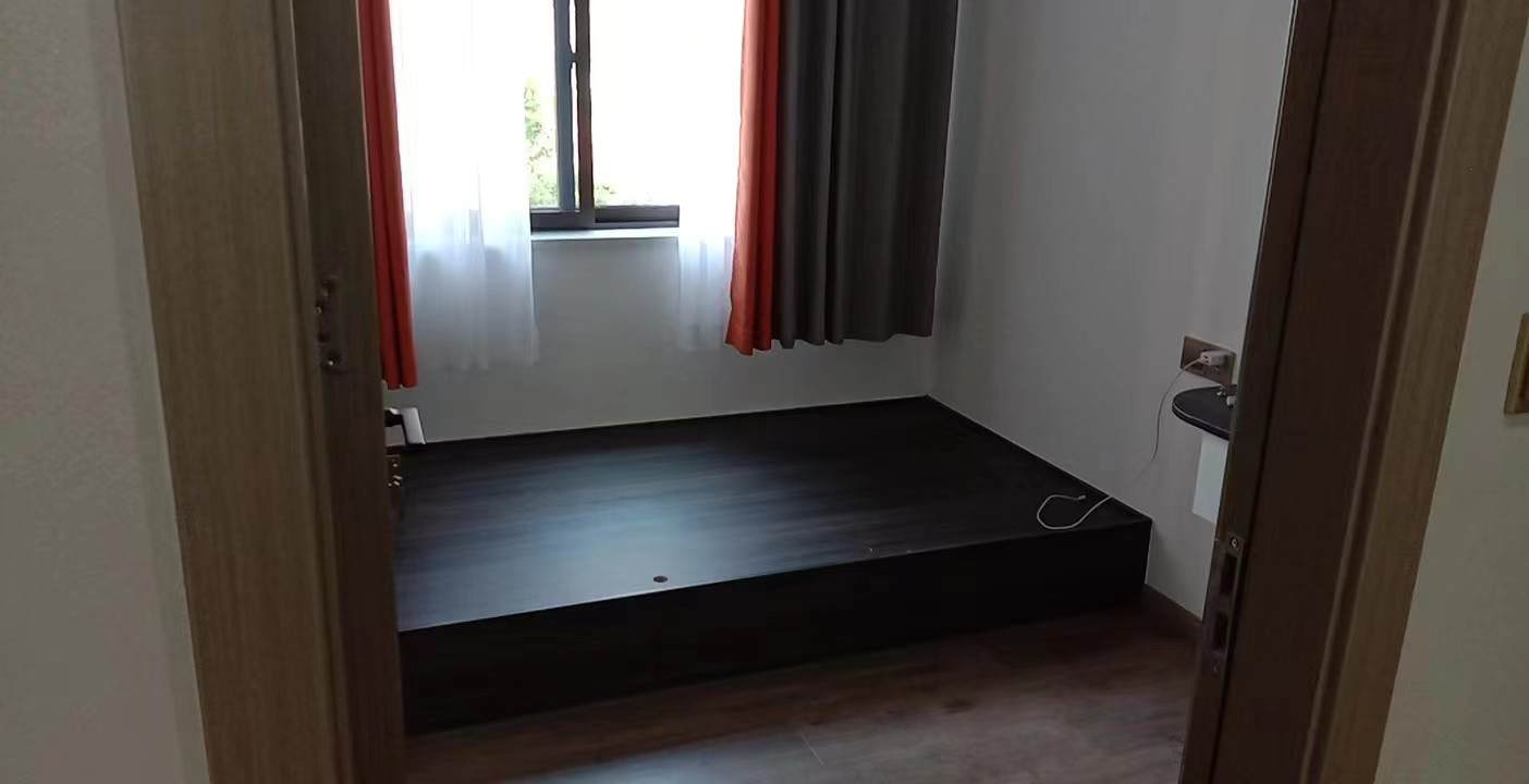 佳源罗马都市 4室2厅2卫 3000.0元/月 佳源罗马都市 4室2厅2卫 3000.0元/月室内图