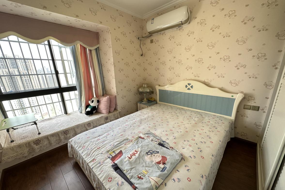 金凤公寓  4室2厅2卫    2800.0元/月室内图